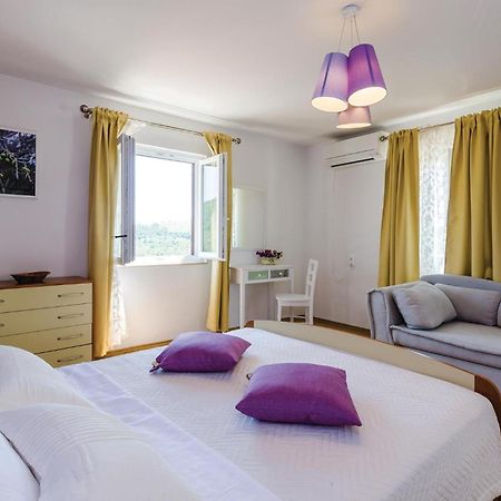 Beautiful Home In Oslje With Kitchen Dış mekan fotoğraf