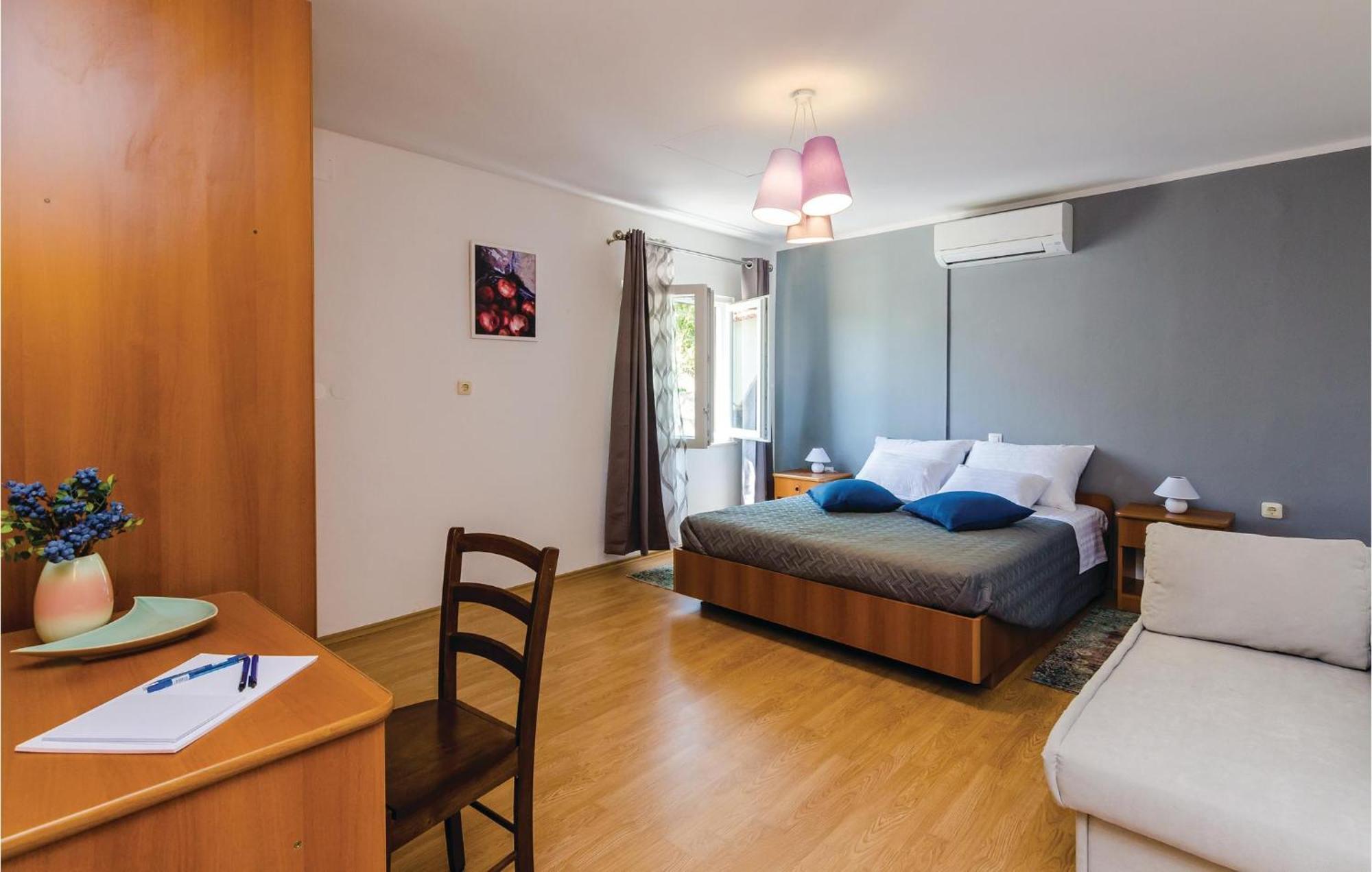 Beautiful Home In Oslje With Kitchen Dış mekan fotoğraf