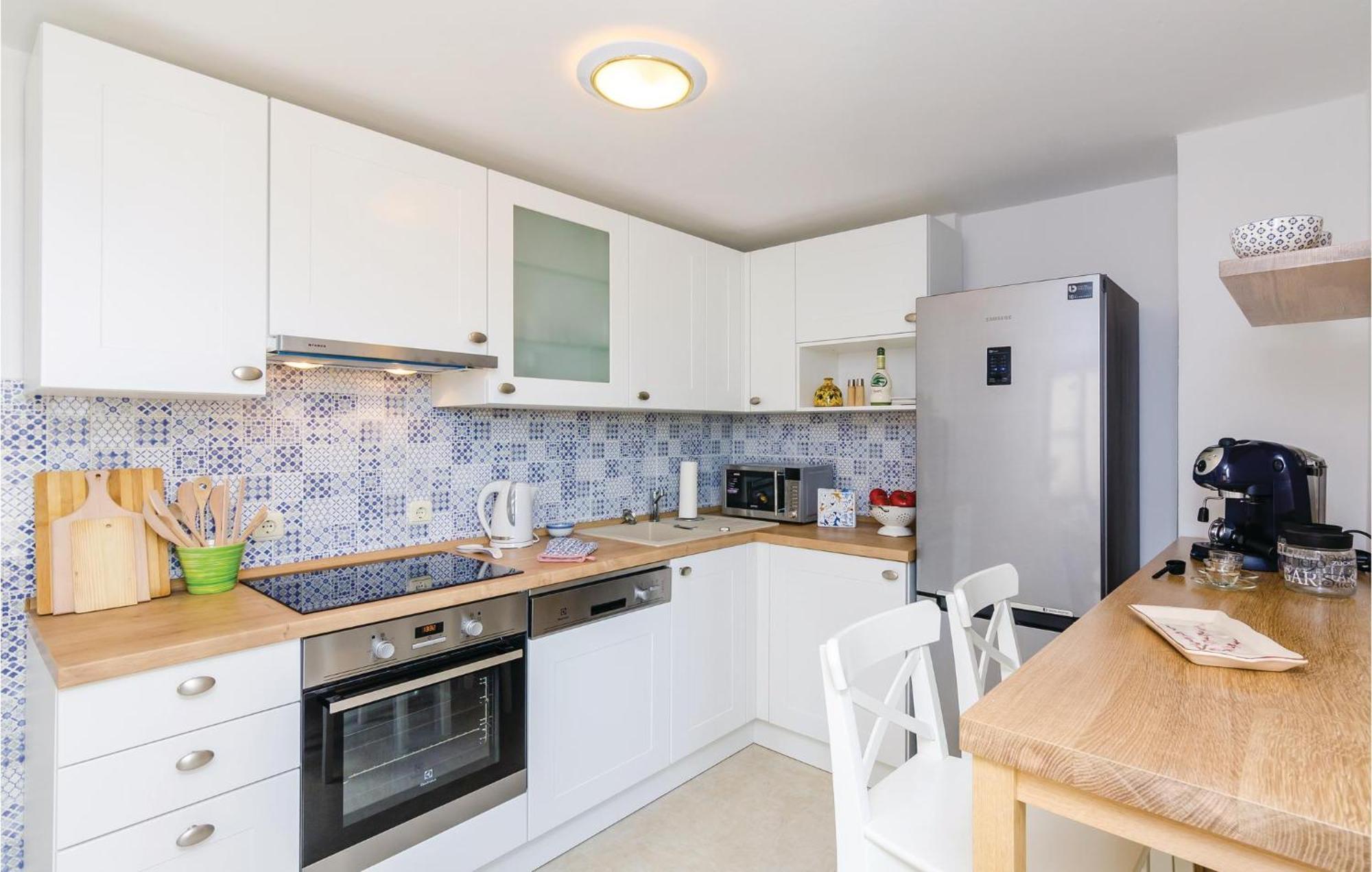 Beautiful Home In Oslje With Kitchen Dış mekan fotoğraf
